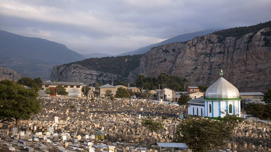 گورستان سفید چاه